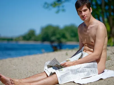 Un politician vrea să organizeze o petrecere cu sex chiar în sediul primăriei