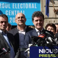Nicușor Dan și-a depus candidatura la alegerile prezidenţiale. „Oamenii își doresc o schimbare” - Foto: INQUAM PHOTOS / George Călin