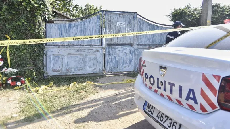 Casa lui Gheorghe Dincă, din Caracal. Bărbatul a recunoscut că le-a omorât pe Alexandra Măceșeanu și Luiza Melencu. FOTO: Inquam Photos - Bogdan Dănescu
