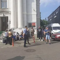 Protest în stradă: întoarcerea lui Beatrice Rancea tulbură apele la Operă/FOTO: ziaruldeiasi.ro