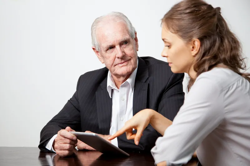 Pensionar cu avocat Foto: Freepik (rol ilustrativ)