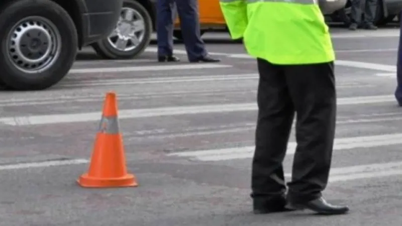 Tânără de 21 de ani, călcată cu mașina pe trecerea de pietoni de un polițist de 36 de ani. / Foto: zcj.ro