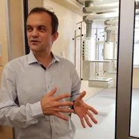 Cătălin Cârstoveanu a - Observator News