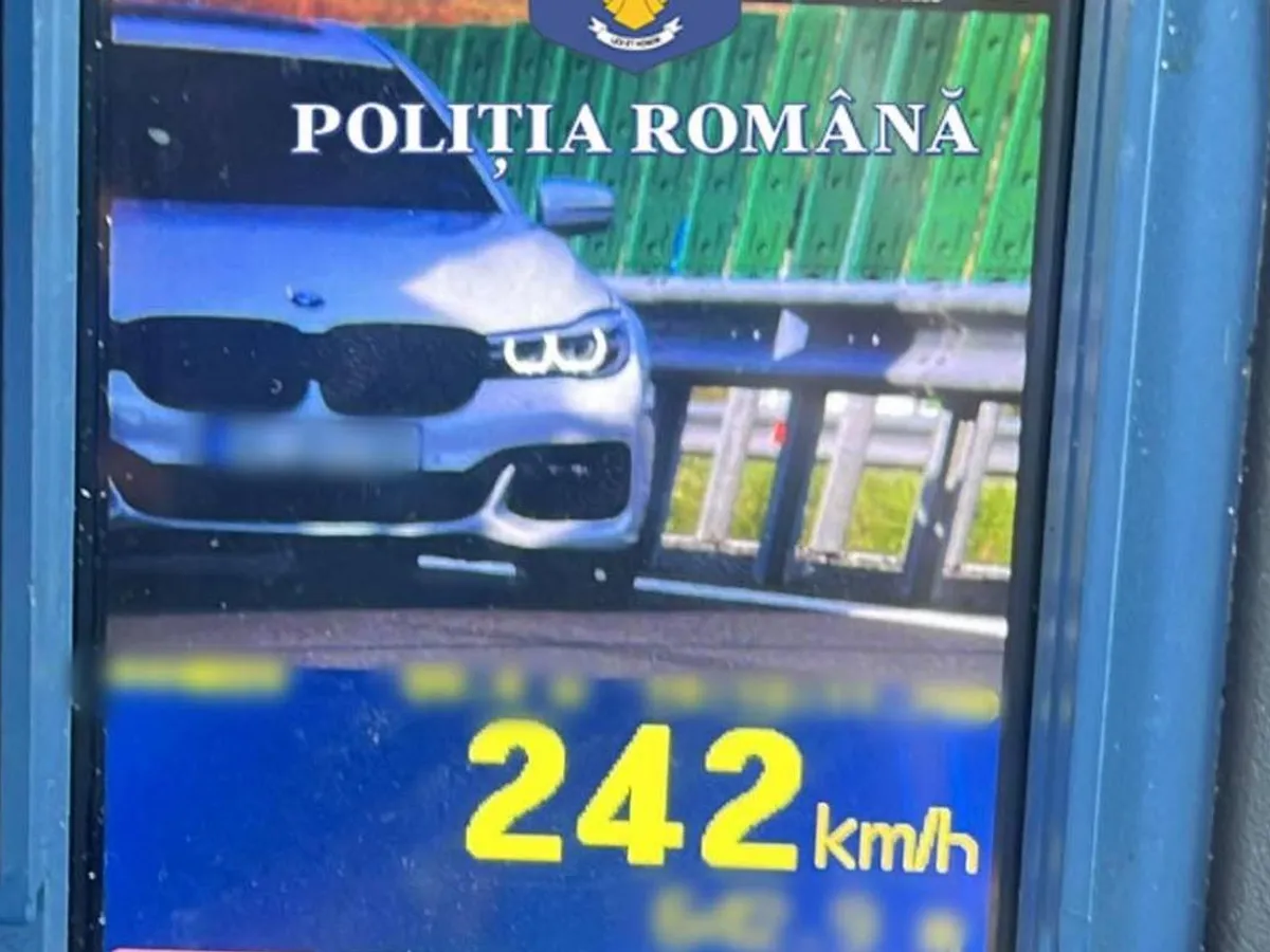 Record de viteză, pe drumul expres Craiova - Pitești. Un vitezoman de 26 de ani, prins cu 242 km/h - Foto: Facebook / Poliția Română