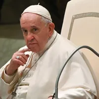 Papa Francisc cere ca bunicii să nu fie lăsaţi singuri în această perioadă a Sărbătorilor. / Foto: cnn.com