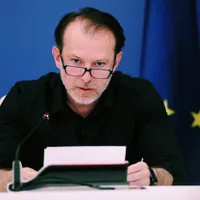 Alexandru Nazare revocat din funcţia de ministru al Finanţelor/FOTO: Facebook/FlorinVCitu