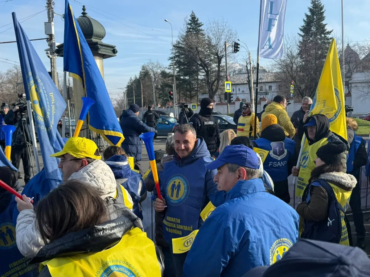 Medicii amenință cu greva generală. Spun că vor pierde 30% din salariu până la finalul anului