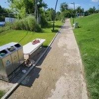 Parcul în care s-au băgat 14 milioane lei și stă închis. Primăria nu a făcut căile de acces - Foto: Ziarul de Iaşi