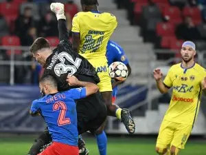 Șocant! Motivul real pentru care VAR nu a anulat golul Petrolului cu FCSB, deși Șut fusese faultat