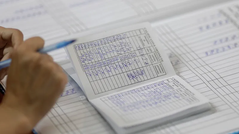 Situația școlară a elevilor se poate încheia până la data de 13 iunie 2023 Foto: INQUAM PHOTOS/Octav Ganea