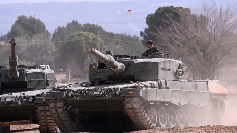 Primii soldați ucraineni vor termina în câteva zile antrenamentele pe tancurile Leopard 2 din Spania - Foto: Profimedia Images