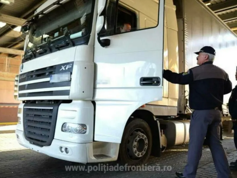 Ce au descoperit polițiștii de frontieră într-un camion frigorific. Au sunat la 112 - Foto: Politia de frontiera / imagine rol ilustrativ