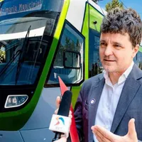 Nicușor Dan se laudă că a „vopsit” 30.000 de locuri de parcare cu plată. „Mă aşteptam la opoziţie” - Foto: Facebook/ Nicușor Dan