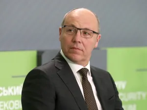 VIDEO Momentul când deputatul ucrainean Andrii Parubîi este împușcat la Liov, surprins de camerele video