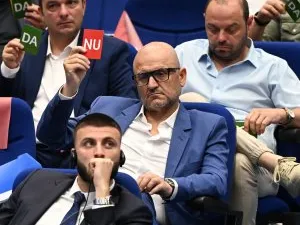 Blănuță și Bauza pot pleca gratis de la FCU Craiova! Mititelu: ”Nu mă prostituez ca să nu-i pierd”