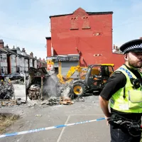 Un bărbat cu nume românesc, acuzat de violențe și incendiere la Leeds, în Anglia. A fost reținut - Foto: Profimedia (rol ilustrativ)