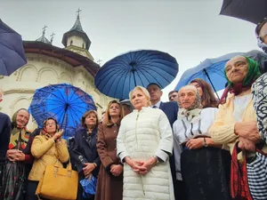 La Iași, Viorica Dăncilă n-a mai avut parte de primirea politicoasă, de la Putna Foto: Facebook