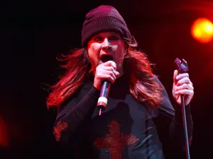 25 aprilie 2002. Ozzy Osbourne concertează la Ozzfest, Donnington Park, în Leicestershire - Foto: Profimedia Images