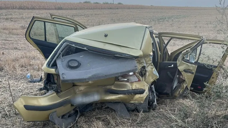 Accident cumplit în Dolj. O tânără șoferiță a făcut prădpăd pe pe șosea. O femeie a murit - Foto: Centrul Infotrafic