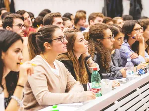 Peste 110 studenți de la Universitatea din Suceava, sancţionați/FOTO: i-com.it