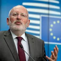 Vicepreşedintele Comisiei Europene, Frans Timmermans, admite că Uniunea Europeană (UE) a făcut greşeli în elaborarea strategiei de vaccinare împotriva noului tip de coronavirus. / Foto: euobserver.com