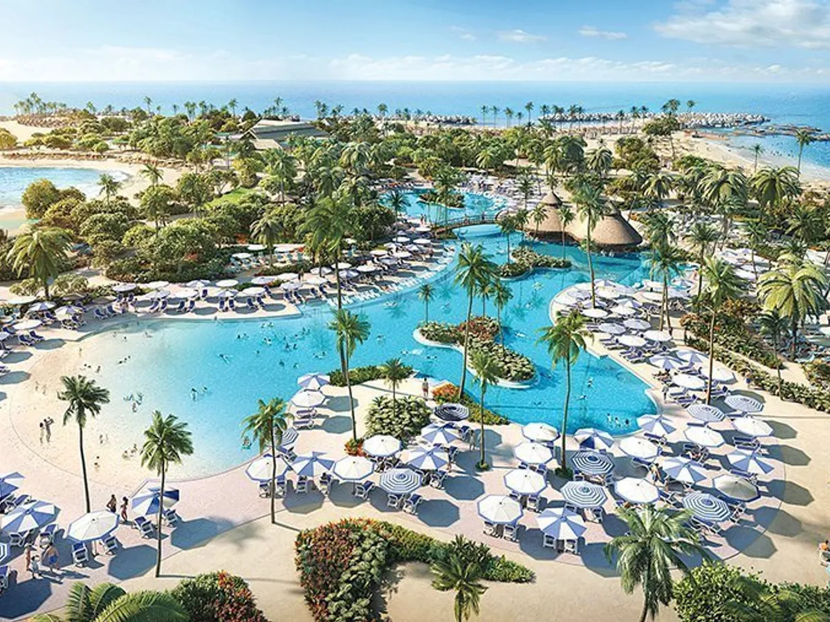 În Oasis Lagoon se află cea mai mare piscină cu apă dulce din Caraibe. Include un bar și o zonă de relaxare tip lounge