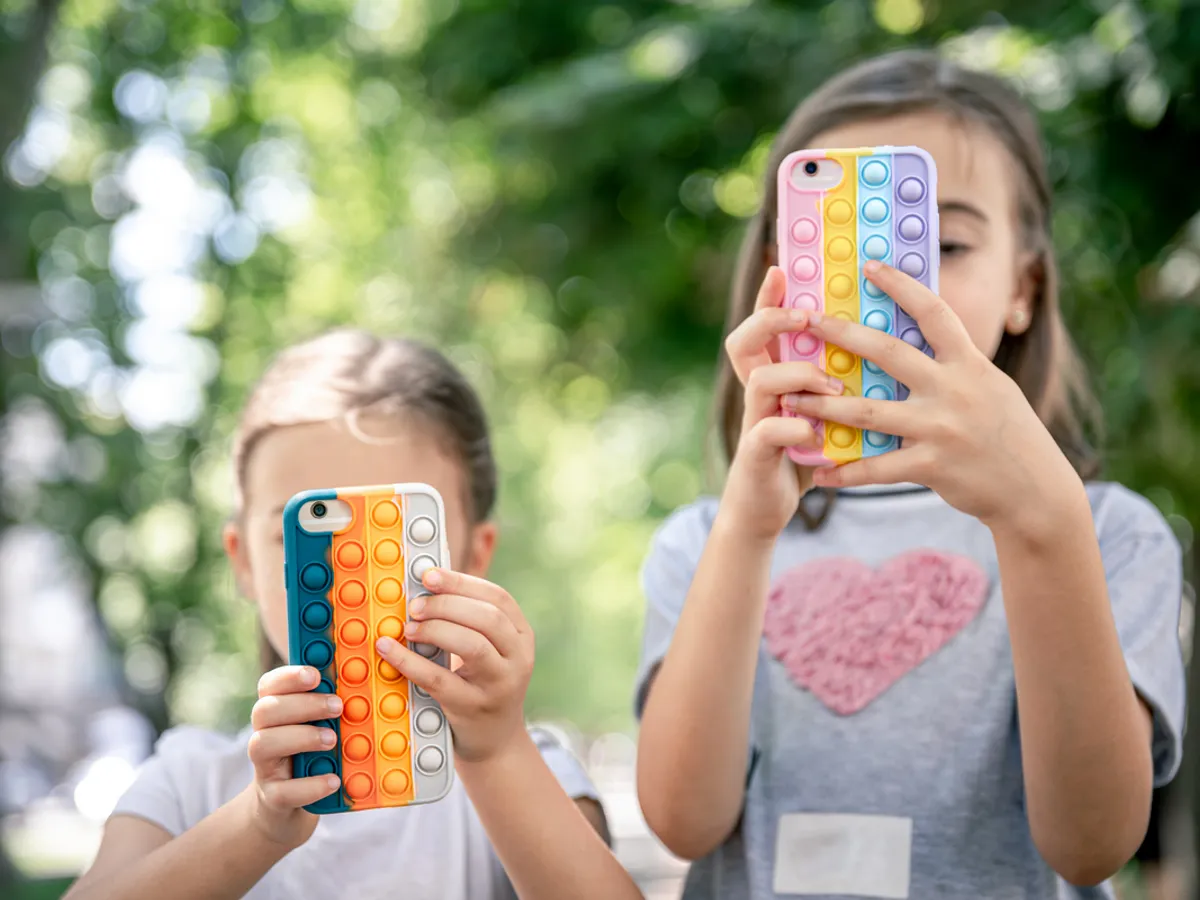 Folosirea excesivă a ecranelor, o problemă socială și de sănătate pentru copii - Foto: magnific.com
