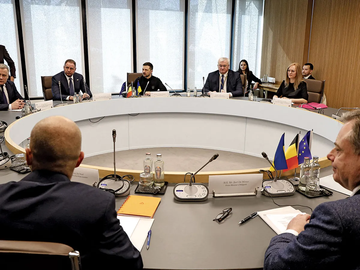 ADUNAREA SPRIJINULUI La Bruxelles, pe 6 martie, președintele Ucrainei, Volodimir Zelenski, discută despre sprijinul pentru țara sa cu lideri precum președintele Consiliului European, António Costa, și președintele Comisiei Europene, Ursula von der Leyen