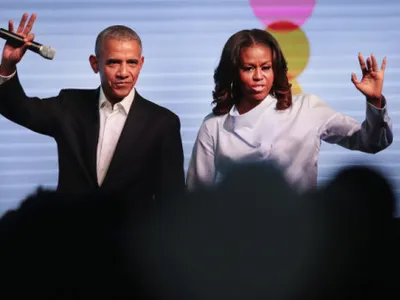 Donald Trump a postat un clip în care Barack şi Michelle Obama apar reprezentaţi ca maimuţe