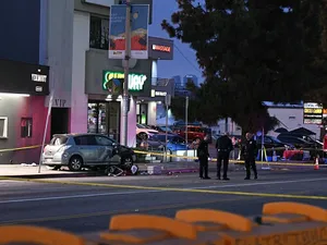 O mașină a lovit mulţimea, în fața unui club de noapte din Los Angeles. Cel puţin 30 de răniţi - Foto: Profimedia Images