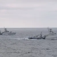 VIDEO Putin trimite 2 nave de luptă în Marea Neagră. Elicoptere de atac trag în dronele Ucrainei - Foto: Twitter