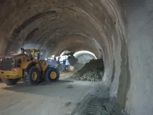 2 mai 2024, zi „istorică”. România se poate lăuda cu 1 km de tunel la nivel de autostradă - Foto: captură video