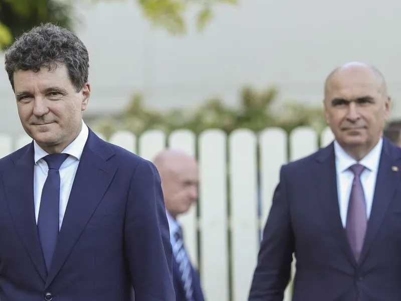 Nicuşor Dan şi Ilie Bolojan, la recepţia de la Ambasada SUA în România - Foto: INQUAM PHOTOS/Alexandru Buşcă