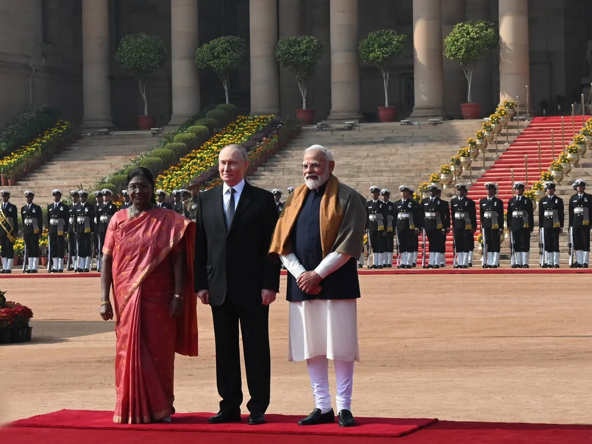 India l-a primit pe Putin pe covorul rușu. Președintele rus vizează 100.000.000.000$ din comerț bilateral