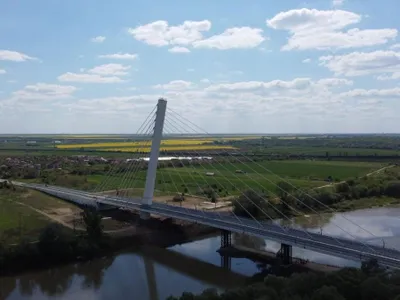 De ce se deforma un pod construit în judeţul Arad? Urmează lucrări de reparaţii. Ce fac acestea? - Foto: Facebook/Primăria Arad