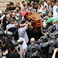 Poliția israeliană a atacat cortegiul funerar al jurnalistei palistiniene ucise/foto: captură video