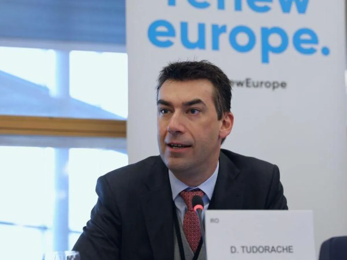 Dragoș Tudorache este europarlamentar și un apropiat al lui Dacian Cioloș