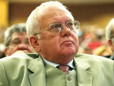 Victor Babiuc a deținut funcții importante în Statul român: deputat ministru al Apărării Naționale, ministru al Afacerilor Interne, ministru al Justiției, președinte al Camerei de Comerț a României.