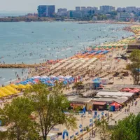 Tânără care trebuia să fie în carantină, găsită de polițiști pe litoral, cu ajutorul Facebook / alltur.ro