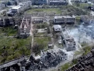 VIDEO Orașul ucrainean pe care rușii l-au ras de pe fața pământului. Și cimitirul a dispărut