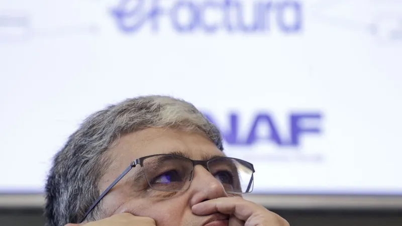 E-factura mai mult încurcă lucrurile, decât să le descurce - Foto: INQUAM PHOTOS / Octav Ganea