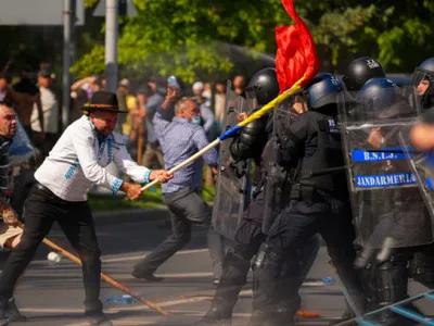 Cum s-a făcut mobilizarea pentru protestul violent din Piața Victoriei. Rețelele sociale au fost inundate de mesaje