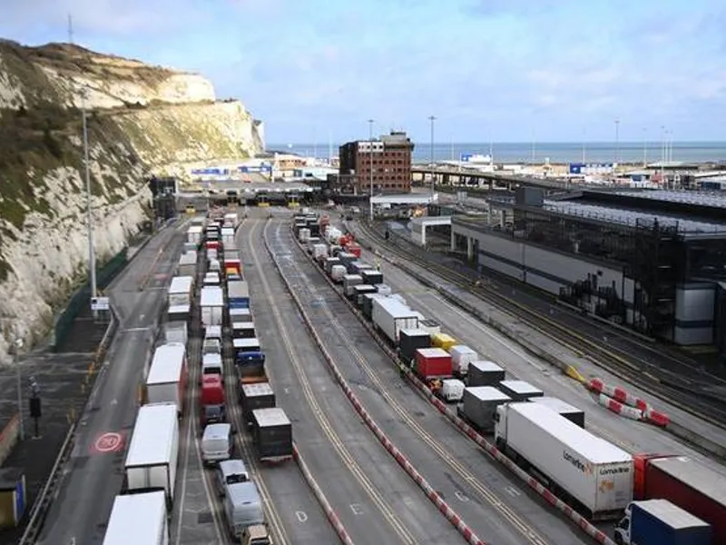 Camioane la Dover/FOTO: RFI