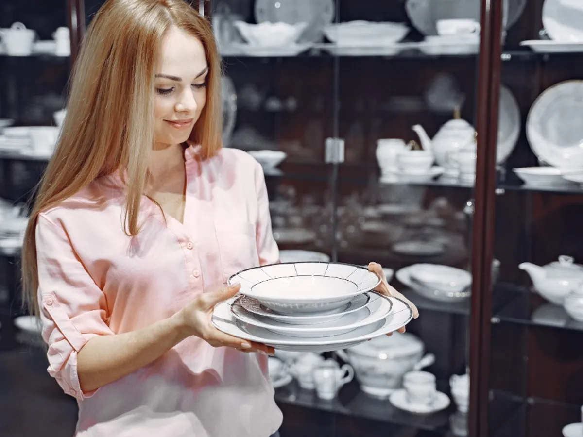 Farfurii de porțelan - Foto: Freepik (rol ilustrativ)