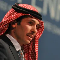Prinţul Hamza este vizat de o anchetă după "descoperirea a ceea ce responsabili ai palatului au descris ca un complot complex şi pe scară largă" pentru a-l răsturna pe rege. / Foto: alaraby.co.uk