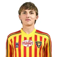 Fotbalistul Cătălin Vulturar, pe lista The Guardian cu cei mai talentaţi jucători născuţi în 2004. / Foto: uslecce.it