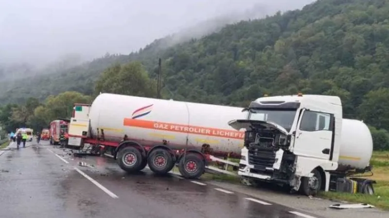 O cisternă GPL care aparținea firmei ce deţine şi staţia din Crevedia s-a răsturnat pe Valea Oltului - FOTO: Gandul / imagine cu caracter ilustrativ