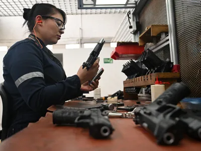 Fabrică de armament - Foto: Profimedia Images