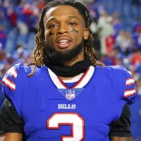 Starul echipei Buffalo Bills, în stare critică la spital. A făcut un stop cardiac în timpul meciului - FOTO: Twitter/@hawk_insight