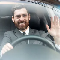 AMENDĂ de 500 de lei pentru șoferii care vor să salute. Gestul care te costă scump - Foto: Freepik